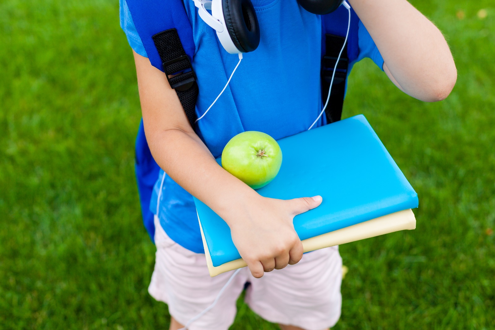 niño en su primer día de clases
